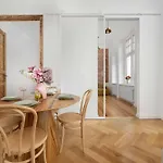 Elegant And Bright Plac Staszica Perfect For Remote Work By Renters Prestige Lejlighed Wrocław