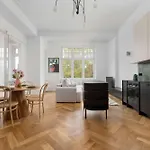 Lejlighed Elegant And Bright Plac Staszica Perfect For Remote Work By Renters Prestige Wrocław
