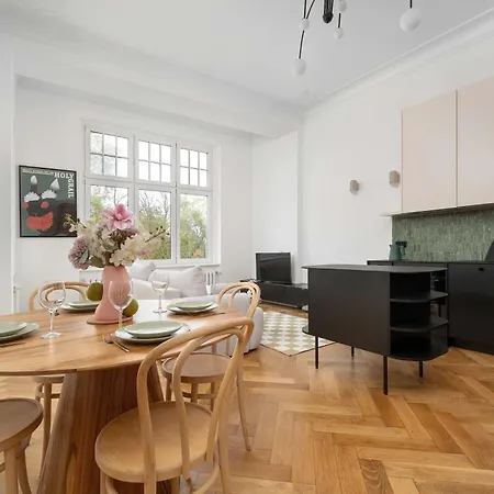 Elegant And Bright Plac Staszica Perfect For Remote Work By Renters Prestige *