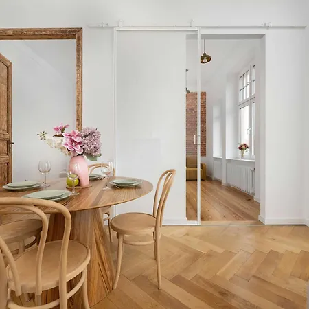 Elegant And Bright Plac Staszica Perfect For Remote Work By Renters Prestige Lägenhet Wrocław