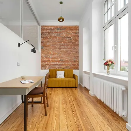 Elegant And Bright Plac Staszica Perfect For Remote Work By Renters Prestige Breslavia