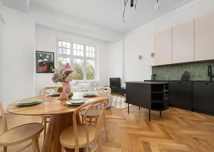 Elegant And Bright Plac Staszica Perfect For Remote Work By Renters Prestige *