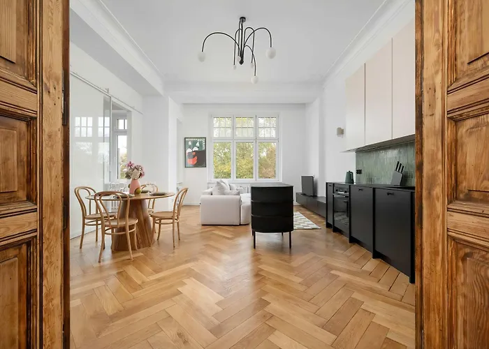 Elegant And Bright Plac Staszica Perfect For Remote Work By Renters Prestige Wrocław