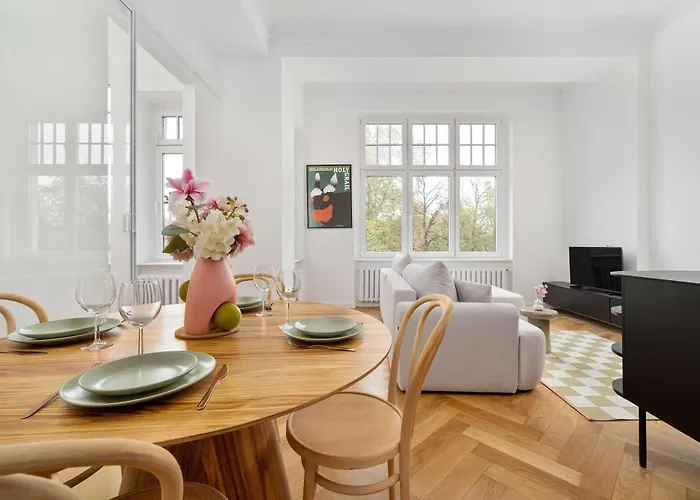 Elegant And Bright Plac Staszica Perfect For Remote Work By Renters Prestige Apartamento