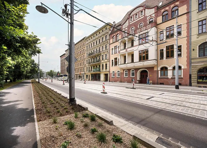 Elegant And Bright Plac Staszica Perfect For Remote Work By Renters Prestige * Breslavia